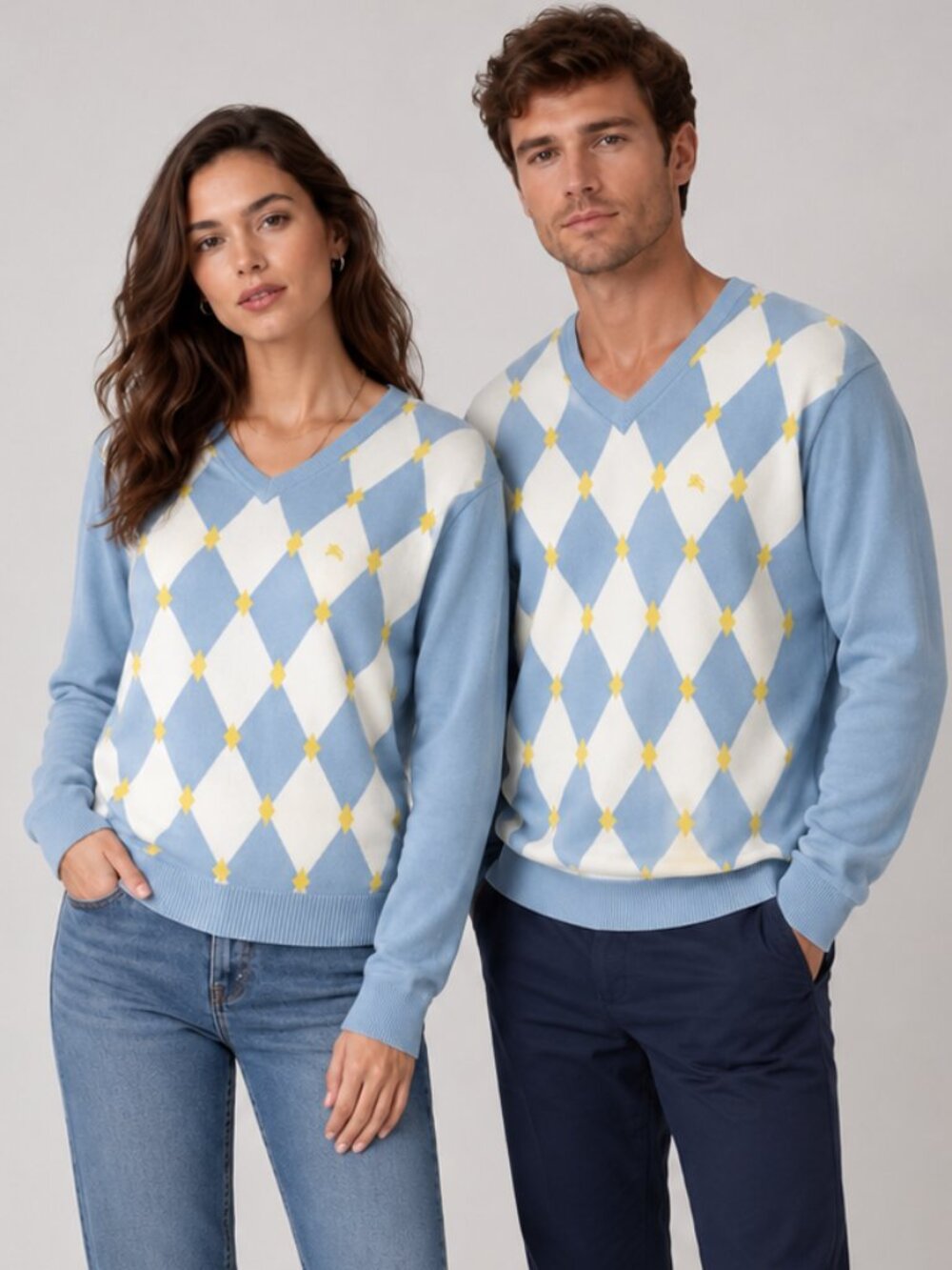 Authentic Unisex V-Neck Burberry Sweater Men’s Sz M Women’s Size L/XL
